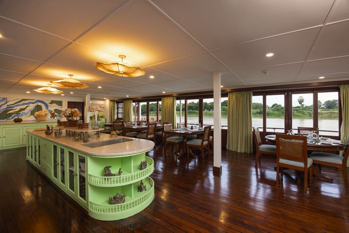 Restaurants, Bars & Cafés on RV Bengal Ganga
